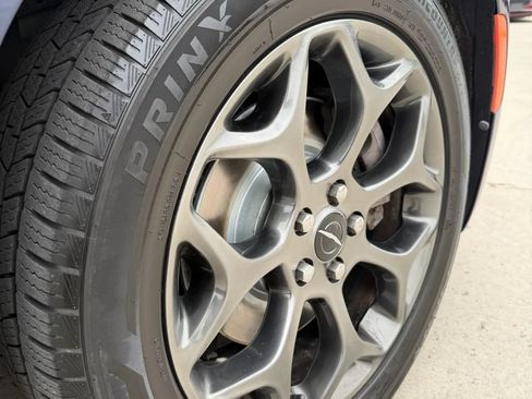 Used 2017 Chrysler 300 S w/ 300S Premium Group AWD/4WD image 9