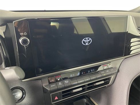 Used 2025 Toyota Camry SE w/ Multimedia Upgrade Package image 7