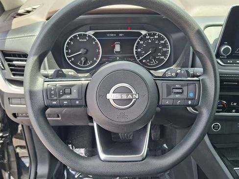 Used 2023 Nissan Rogue SV FWD image 11