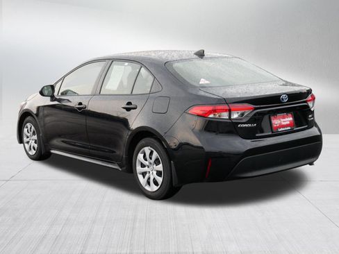 Certified 2025 Toyota Corolla LE FWD image 5