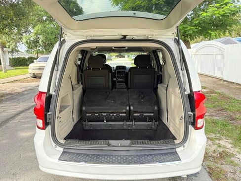 Used 2018 Dodge Grand Caravan SE image 9