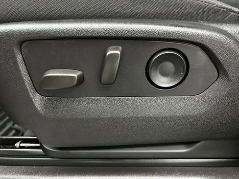 Used 2025 Chevrolet Silverado 1500 LT image 10