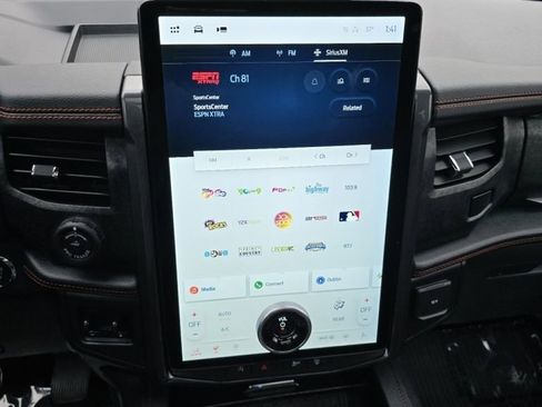 Used 2022 Ford Expedition Max Limited image 32