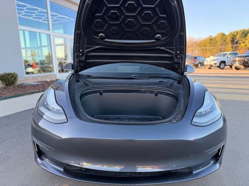 Used 2020 Tesla Model 3 Standard Range image 39
