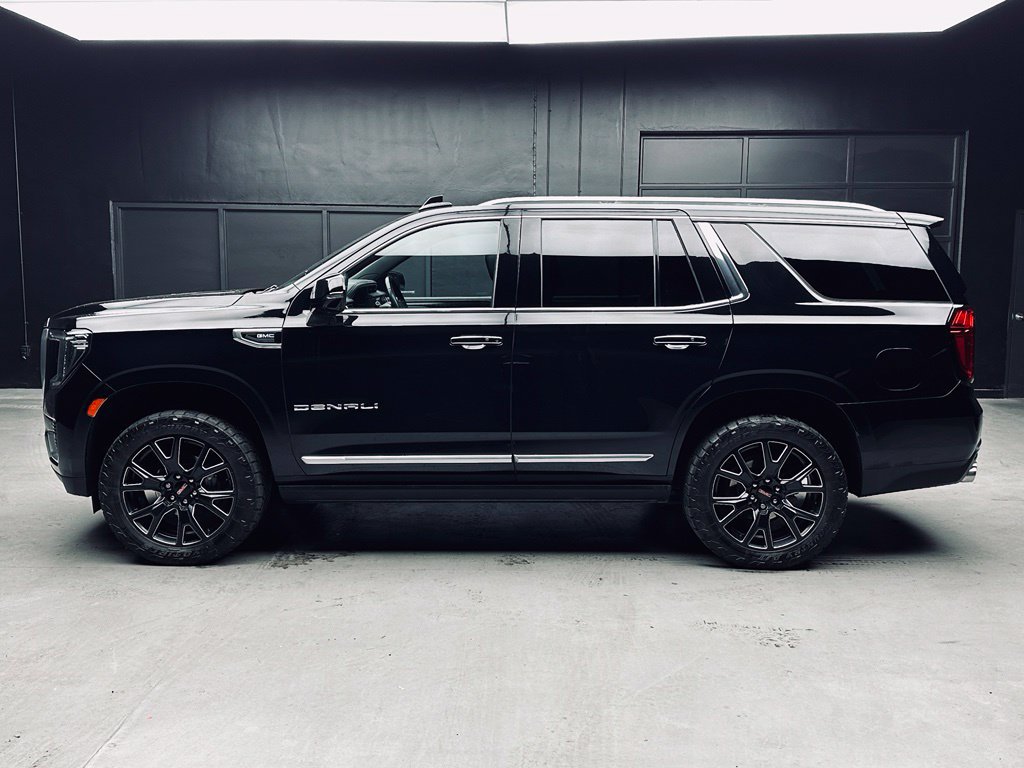 Used 2023 GMC Yukon Denali AWD/4WD image 3