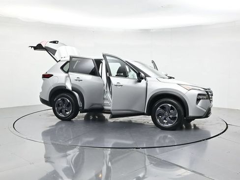 Used 2025 Nissan Rogue SV FWD image 50