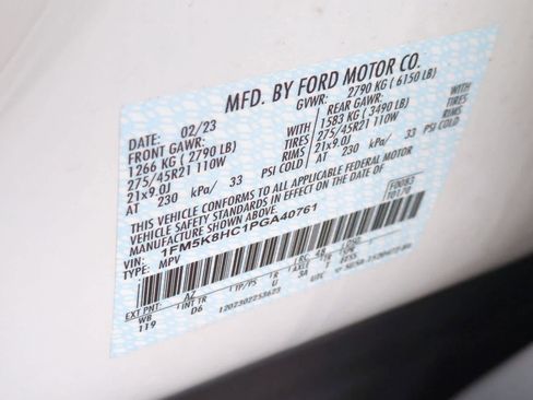 Used 2023 Ford Explorer Platinum w/ Technology Package AWD/4WD image 39