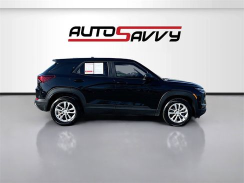 Used 2024 Chevrolet TrailBlazer LS w/ LS Convenience Package image 8