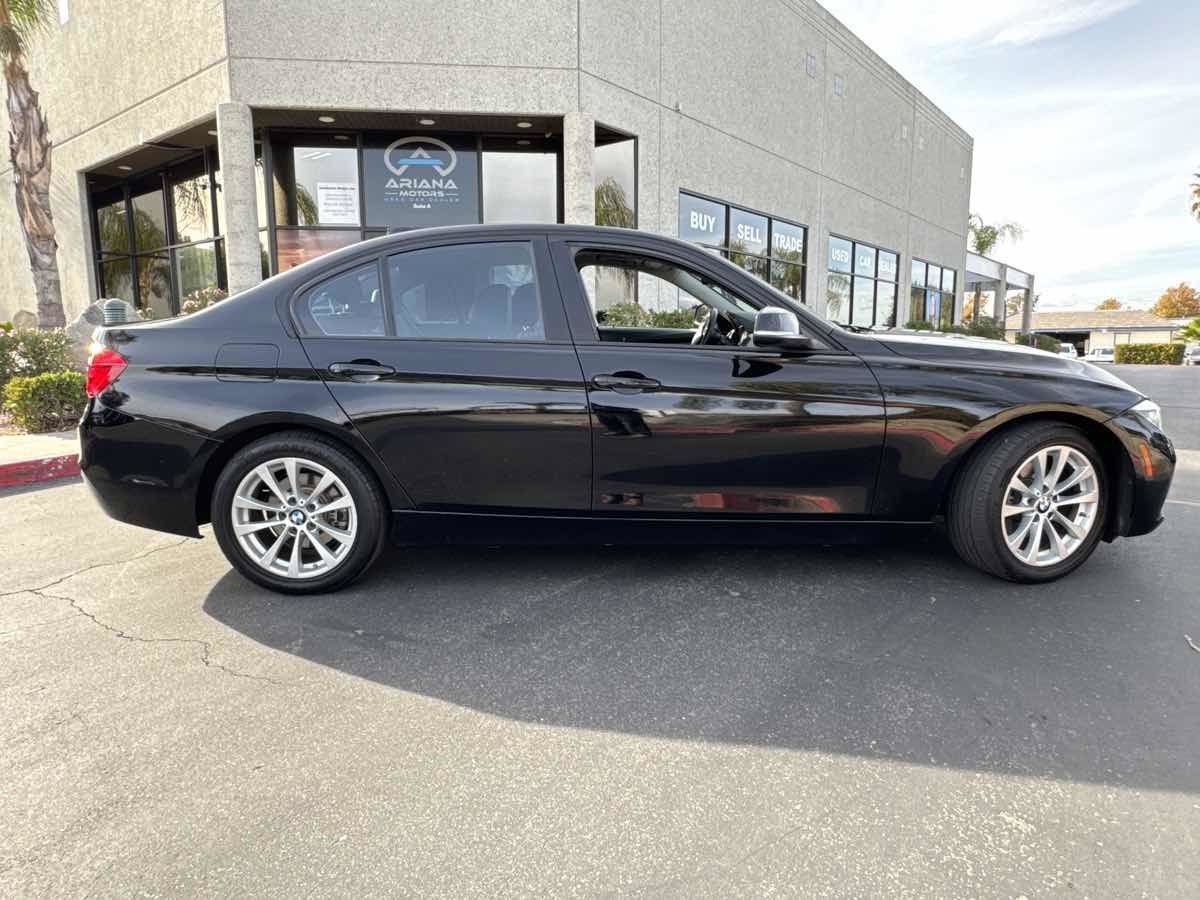 Used 2018 BMW 320i Sedan RWD image 7