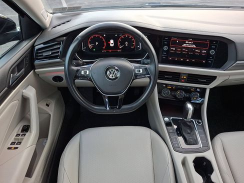 Used 2019 Volkswagen Jetta SEL image 11