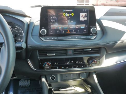 Used 2023 Nissan Rogue SV w/ SV Premium B Package image 29