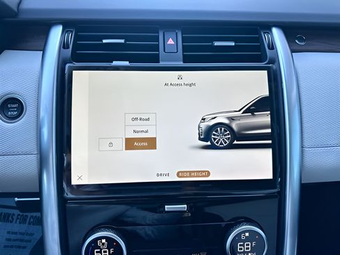 Certified 2025 Land Rover Discovery Dynamic SE AWD/4WD image 23
