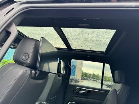 New 2026 Chevrolet Tahoe High Country AWD/4WD image 36