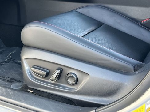 Used 2023 Toyota Prius Prime Premium w/ Advanced Technology Package image 12