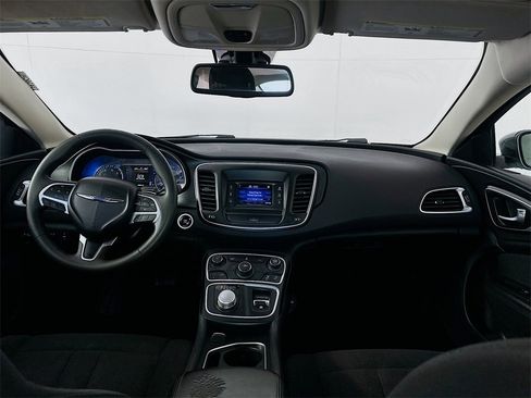 Used 2015 Chrysler 200 Limited image 20