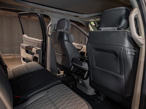 Used 2026 Ford F250 Platinum w/ Platinum Plus Package image 25