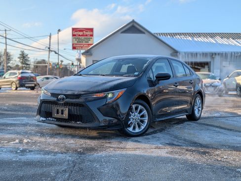 Used 2022 Toyota Corolla LE w/ LE Convenience Package image 1