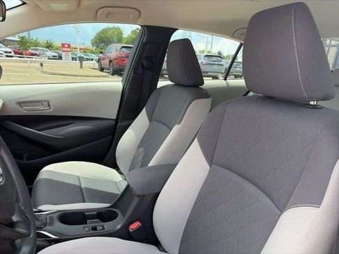 Used 2023 Toyota Corolla LE FWD image 8