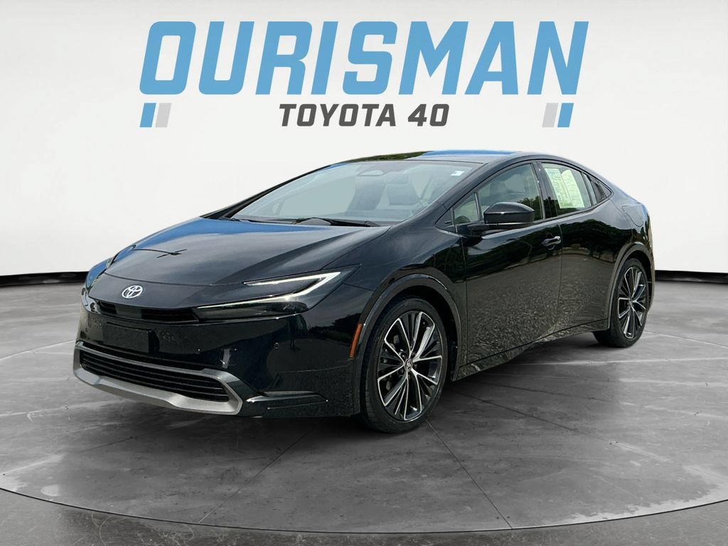 Used 2025 Toyota Prius XLE FWD image 3