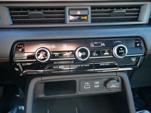 Certified 2024 Honda Pilot TrailSport image 23