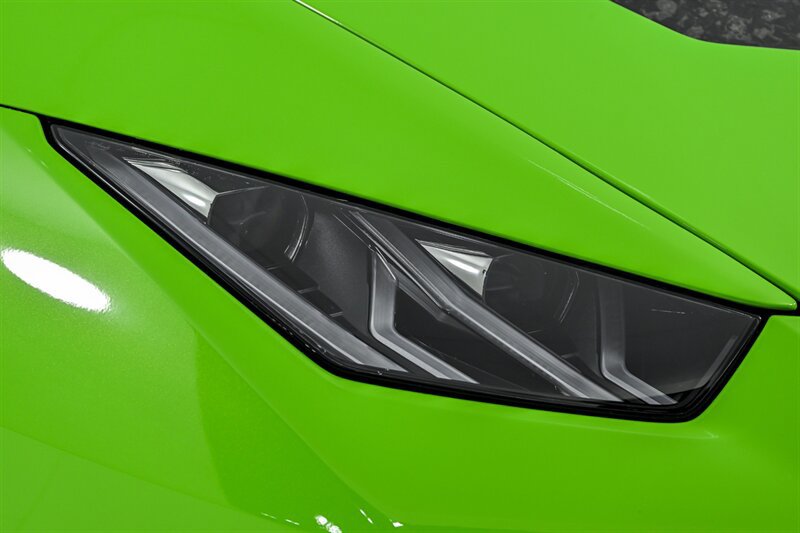 Used 2021 Lamborghini Huracan EVO RWD image 5
