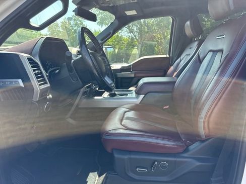 Used 2018 Ford F150 Platinum w/ Equipment Group 701A Luxury AWD/4WD image 8