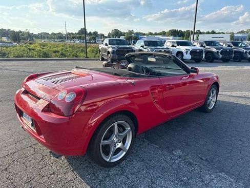 Used 2004 Toyota MR2 RWD image 5