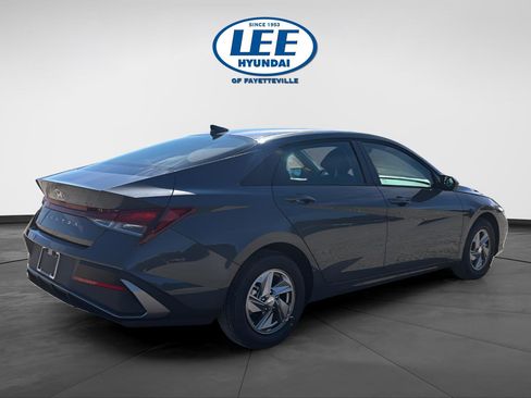 New 2026 Hyundai Elantra SE image 7