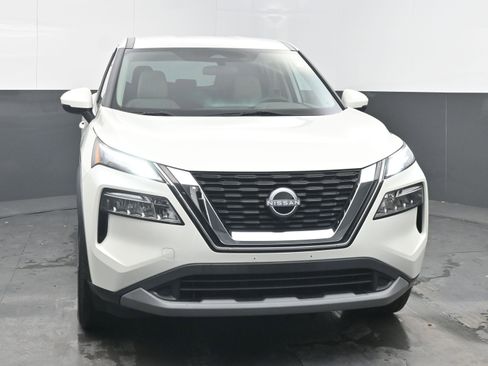 Certified 2023 Nissan Rogue SV image 2
