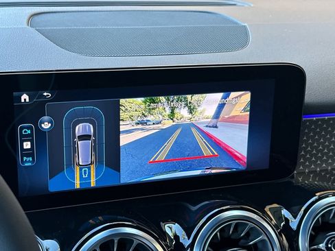 New 2025 Mercedes-Benz GLB 250 image 18