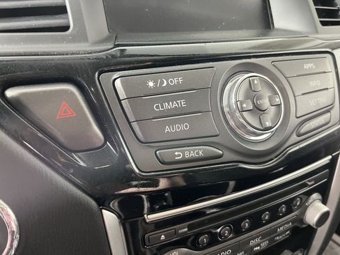 Used 2019 Nissan Pathfinder S AWD/4WD image 20