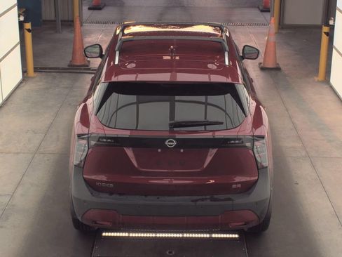 Used 2025 Nissan Kicks SR FWD image 3