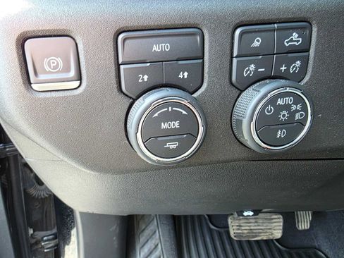 Used 2023 Chevrolet Silverado 1500 LTZ AWD/4WD image 24
