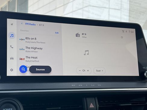 Certified 2023 Toyota Prius XLE AWD/4WD image 18