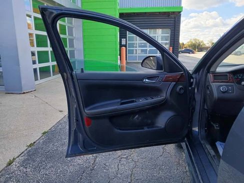 Used 2009 Chevrolet Impala LT image 9