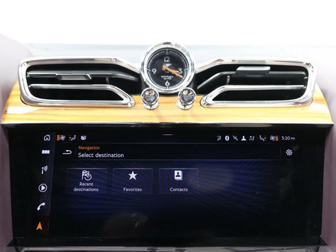 Used 2023 Bentley Bentayga Extended Wheelbase AWD/4WD image 42