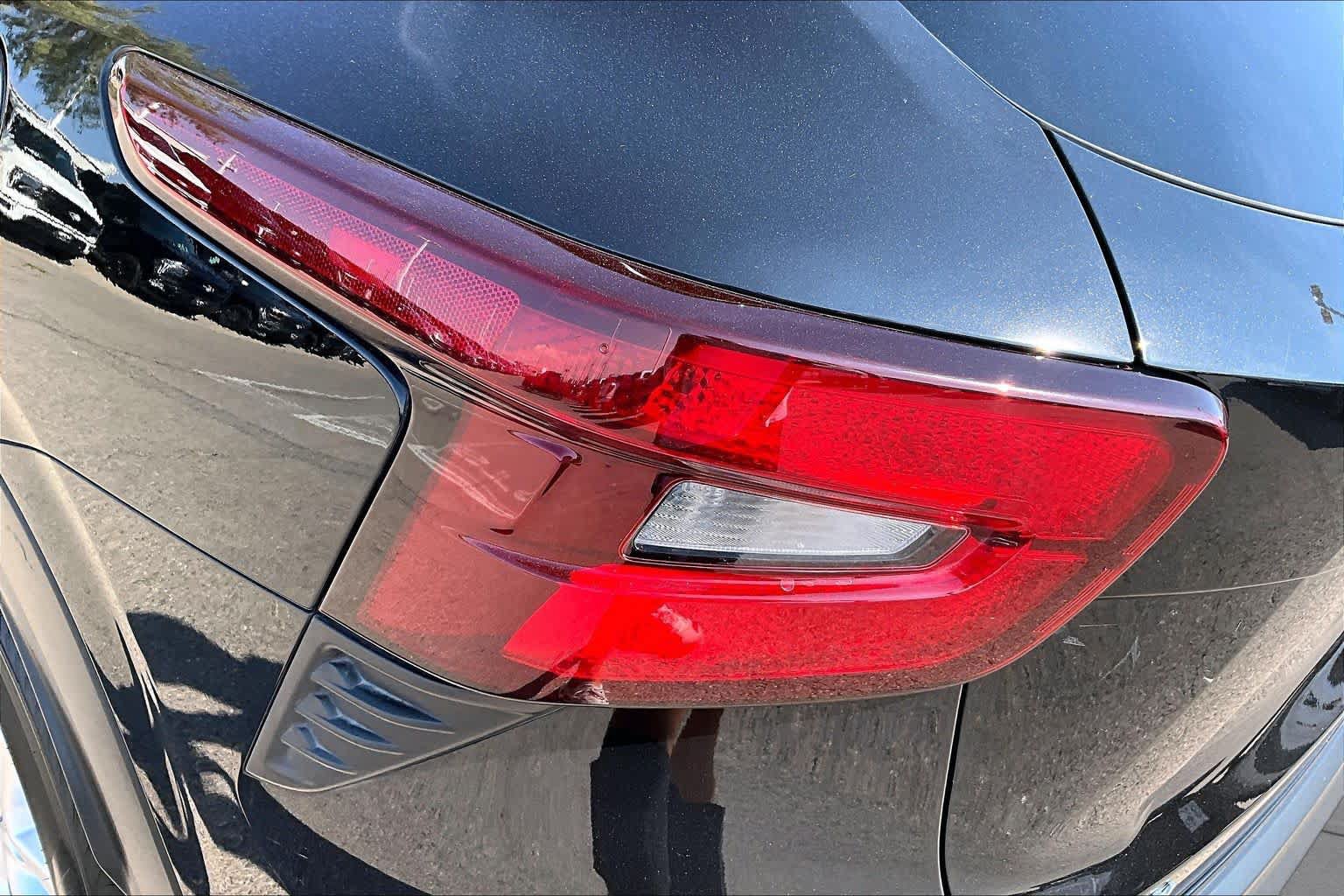 Used 2025 Chevrolet Trax LS w/ LS Convenience Package FWD image 27