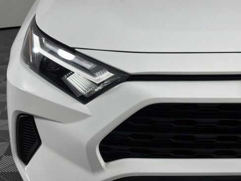 Used 2022 Toyota RAV4 XLE w/ XLE Grade Weather Package AWD/4WD image 4