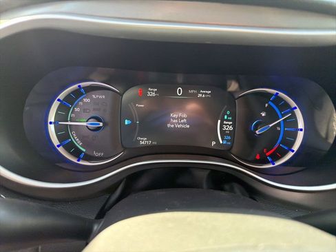 Used 2024 Chrysler Pacifica Limited image 14