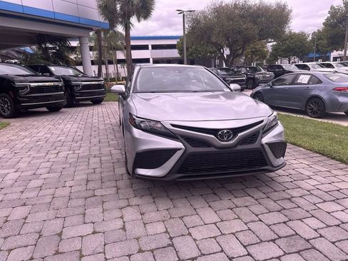 Used 2024 Toyota Camry SE FWD image 17