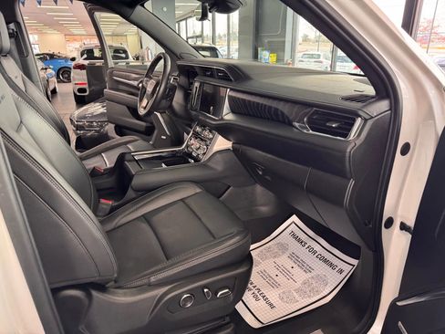 Used 2023 GMC Yukon Denali w/ Denali Reserve Package AWD/4WD image 13