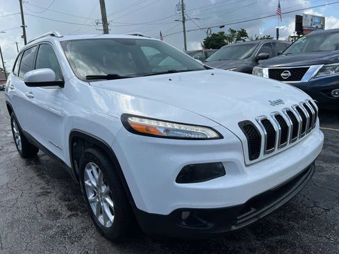 Used 2015 Jeep Cherokee Latitude w/ Comfort/Convenience Group FWD image 4