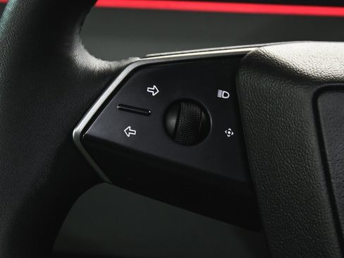 Used 2025 Tesla Cybertruck AWD Crew Cab image 41