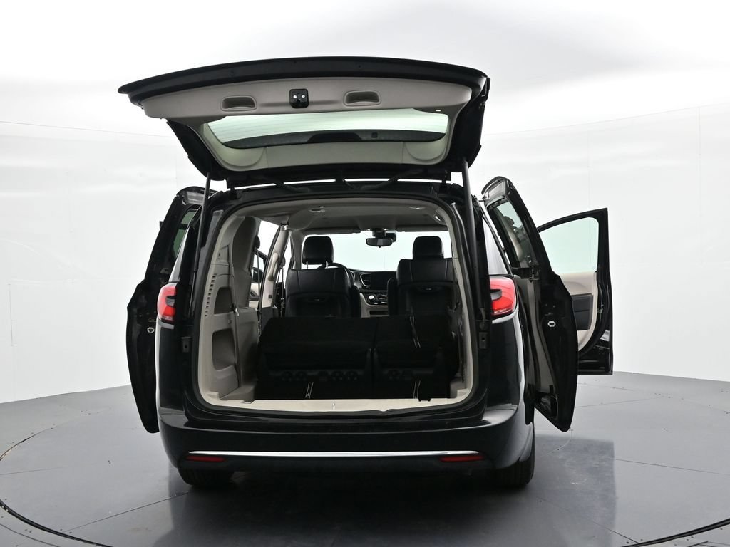 Used 2024 Chrysler Pacifica Touring-L FWD image 28