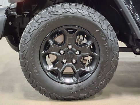 Used 2023 Jeep Gladiator Sport image 29