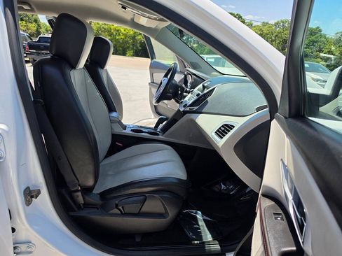 Used 2010 GMC Terrain SLT FWD image 31