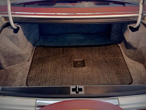 Used 1990 Cadillac Fleetwood 60 Special FWD image 26