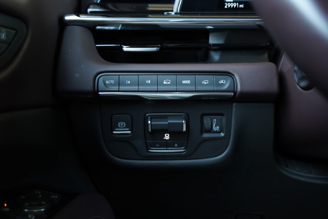 Used 2023 Cadillac Escalade Sport Platinum AWD/4WD image 14
