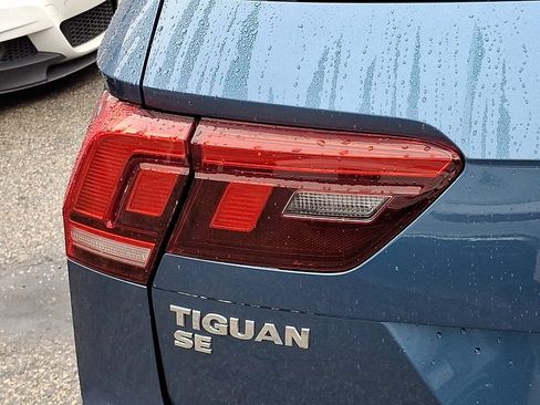Used 2018 Volkswagen Tiguan SE AWD/4WD image 10