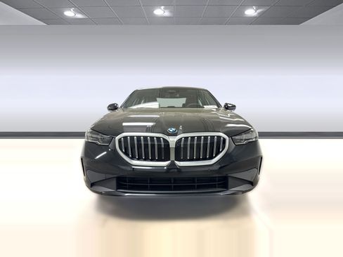 Certified 2025 BMW 530i image 4